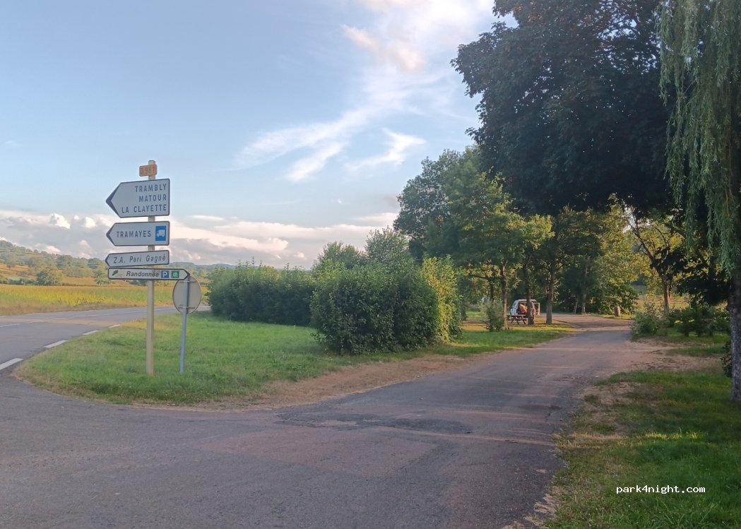 (71520) Navour-sur-Grosne - Unnamed Road — foto 2