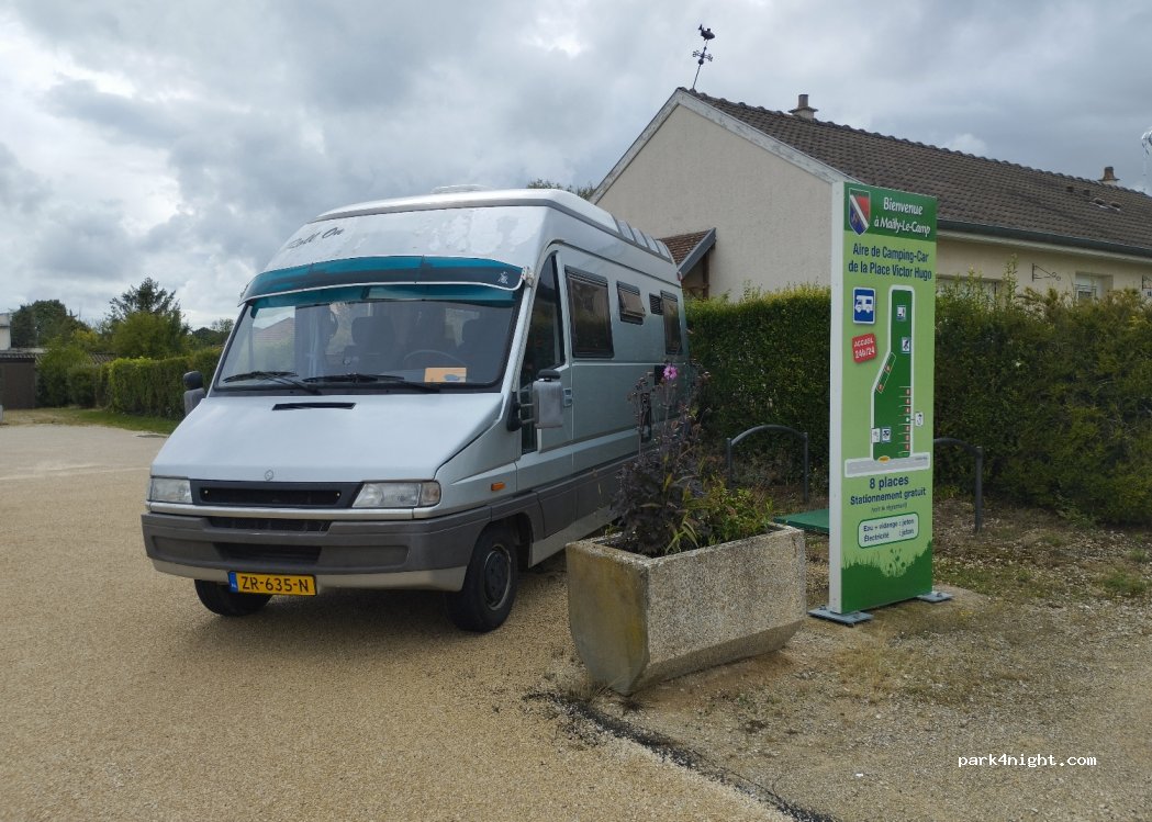 (10230) Mailly-le-Camp - 4 Rue Victor Hugo — foto 2