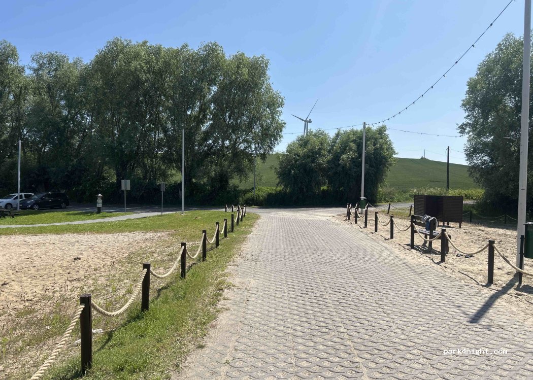 (87-220) Kneblowo - Unnamed Road — foto 2