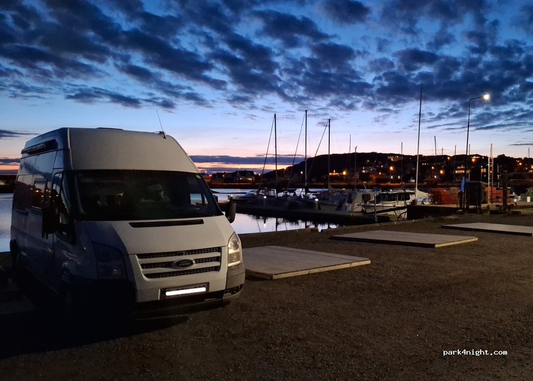 Hälsö Hamn Ställplats — foto 5