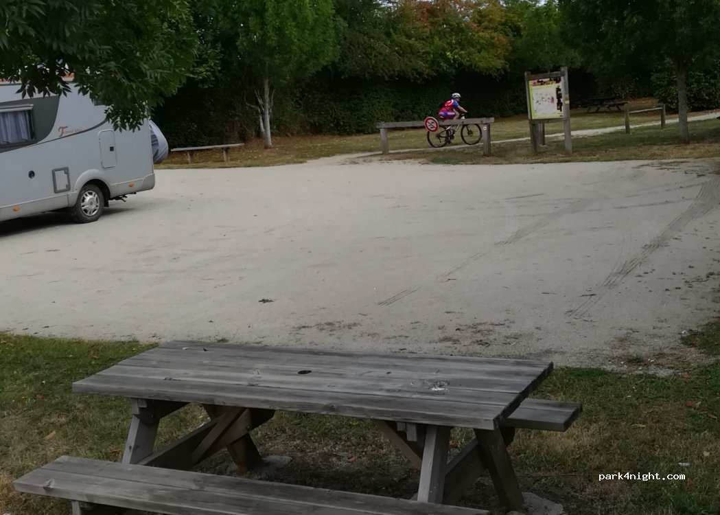 (72260) Les Mées - Unnamed Road — foto 2