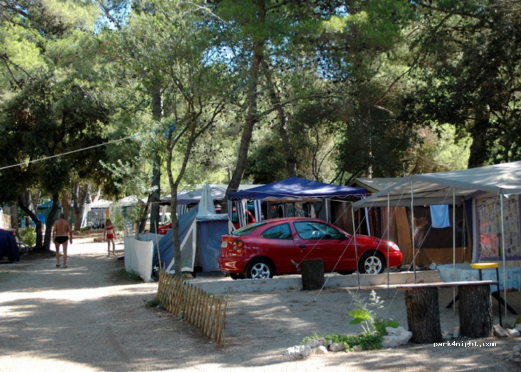 Camp Ljutić — foto