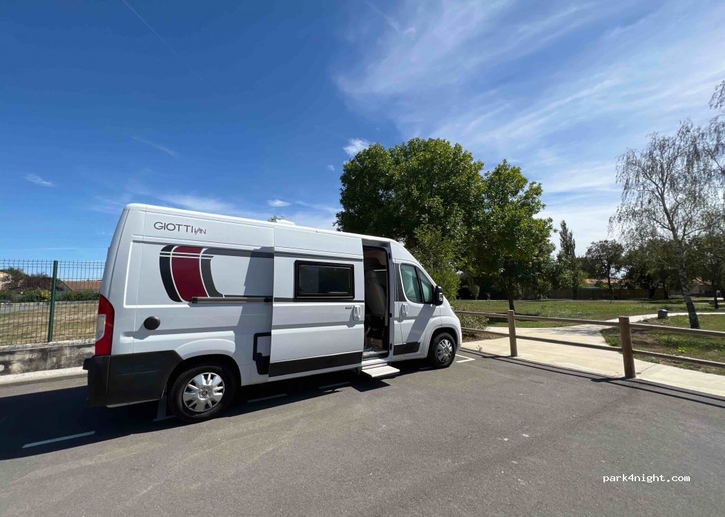 (44270) La Marne - 3 Rue de la Mairie — foto