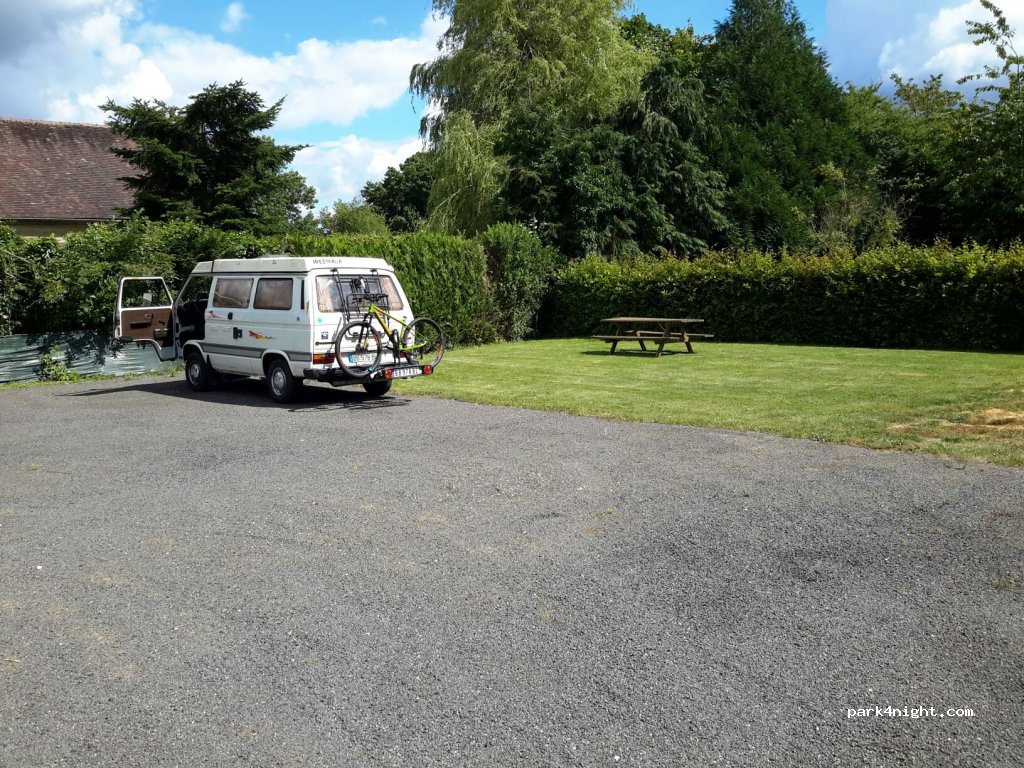 (61290) Moulicent - 16 Le Bourg — foto
