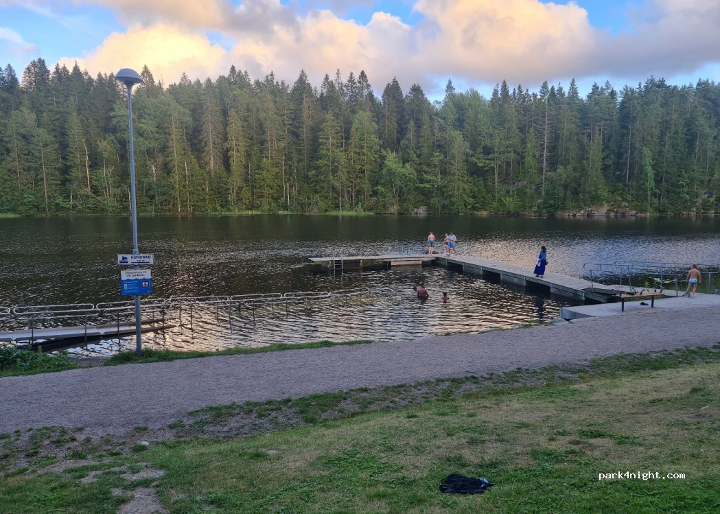 (451 93)  - 155 Helenedal Bjursjöstugan — foto 4