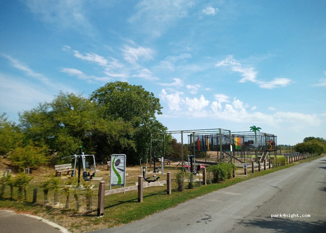 (51320) Haussimont - Unnamed road — foto 2