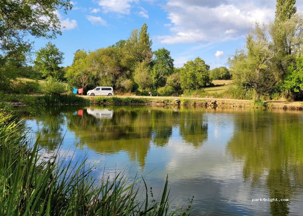 (46330) Saint-Martin-Labouval - Unnamed Road — foto