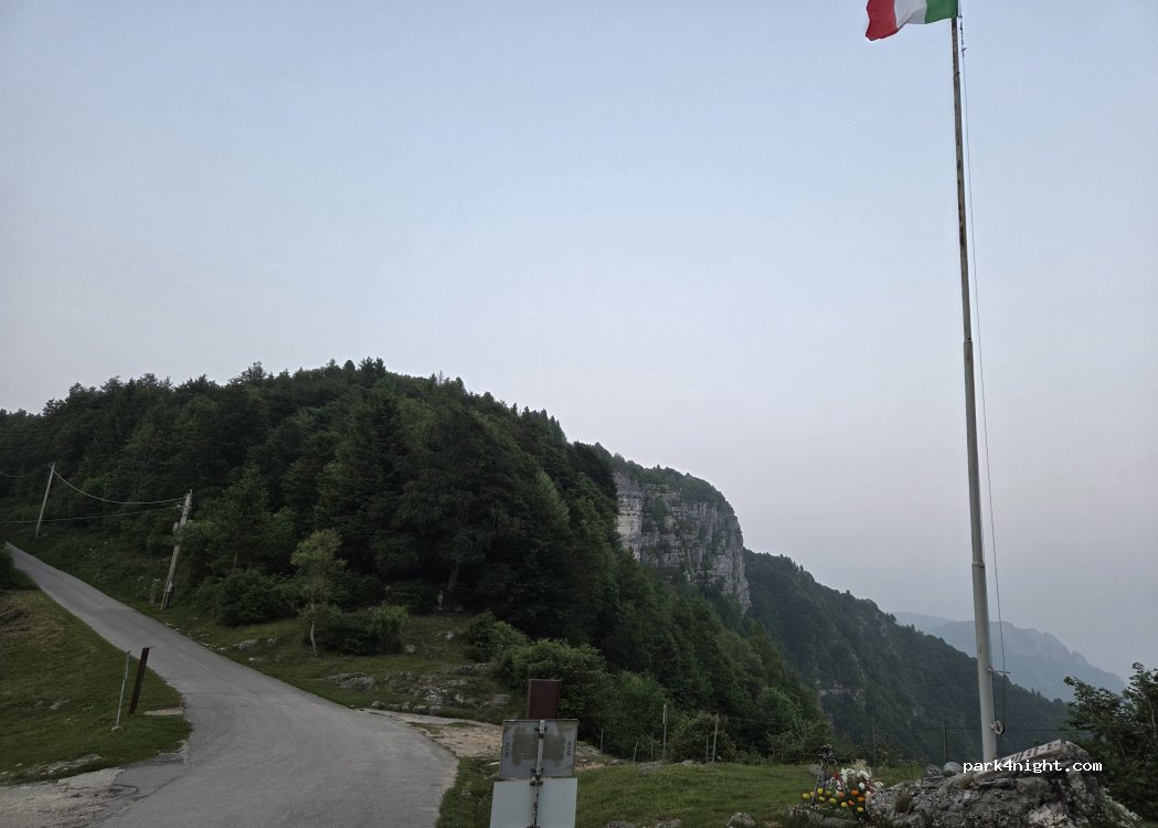 (36010) Cogollo del Cengio - Unnamed Road — foto