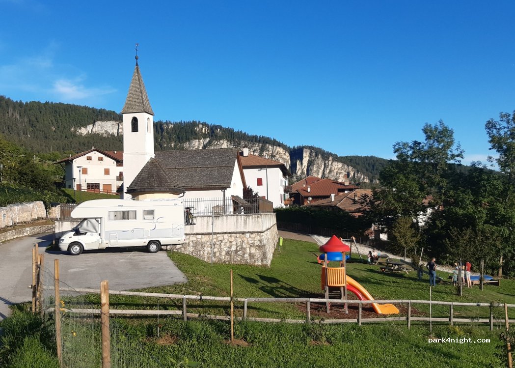 (38013) Tret - 25 Via Laste — foto