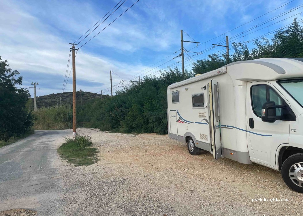 (30210) Remoulins - 28 Rue de Baudran — foto