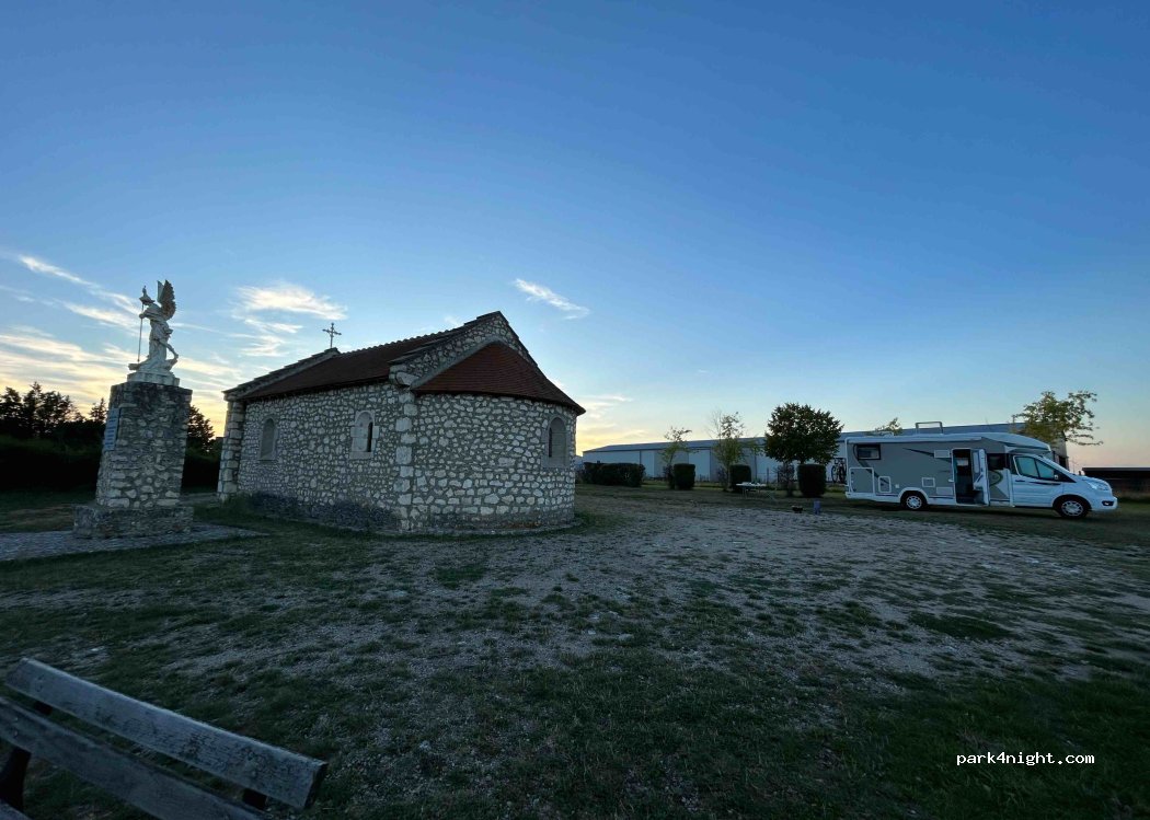 (03450) Ébreuil - — foto 3