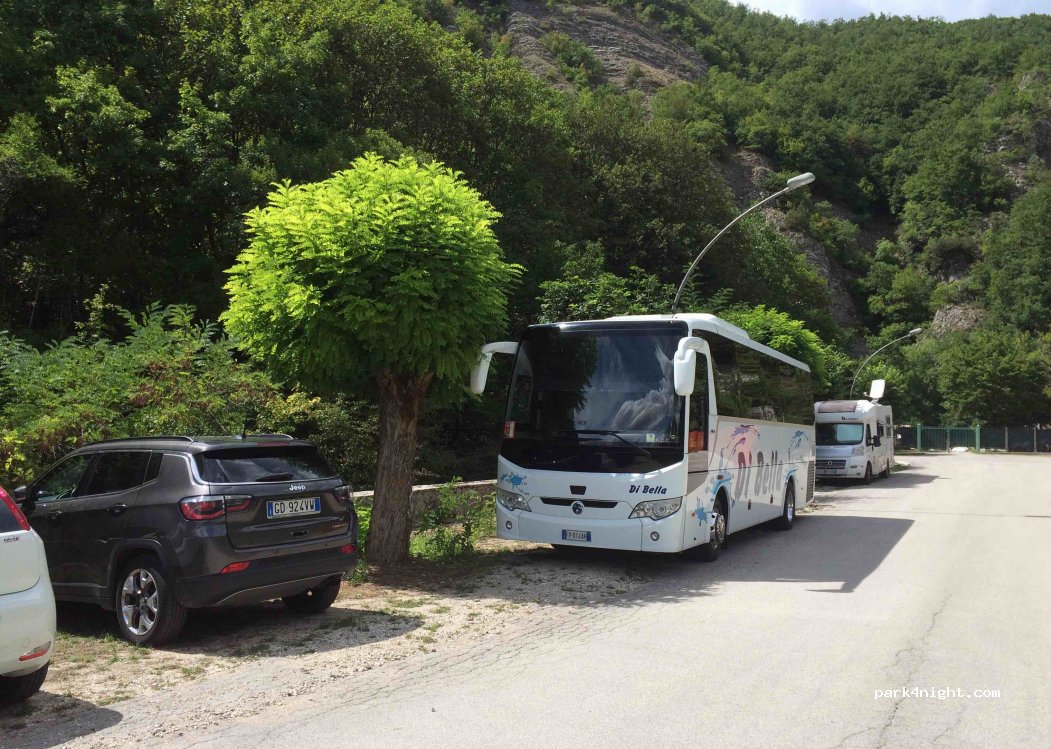 (06043) Umbria - 77 Frazione di Roccaporena — foto 3