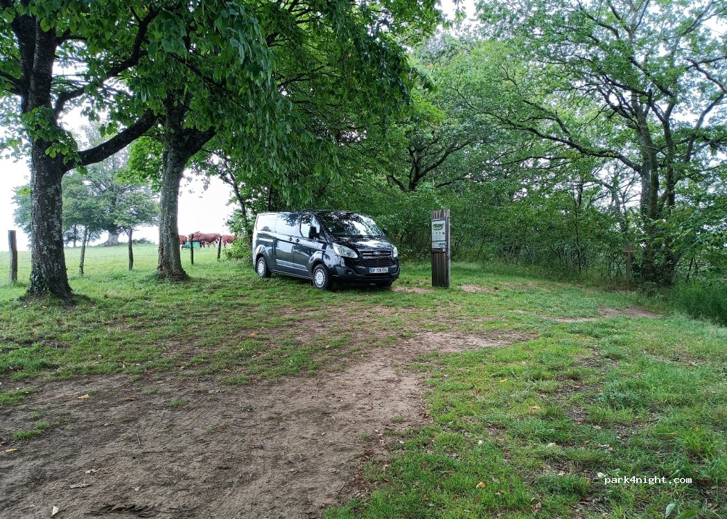 (53370) Saint-Pierre-des-Nids - Unnamed Road — foto 3