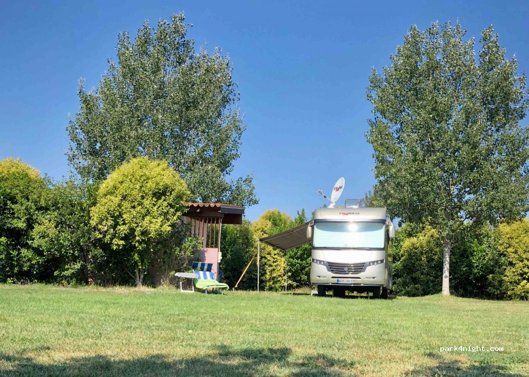 Agricampeggio a Borghetto — foto 2