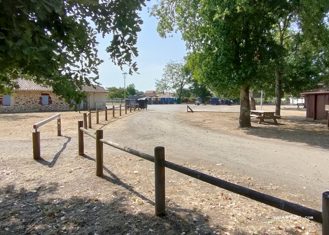 (40410) Saugnacq-et-Muret - 31 Rue du Stade — foto 3