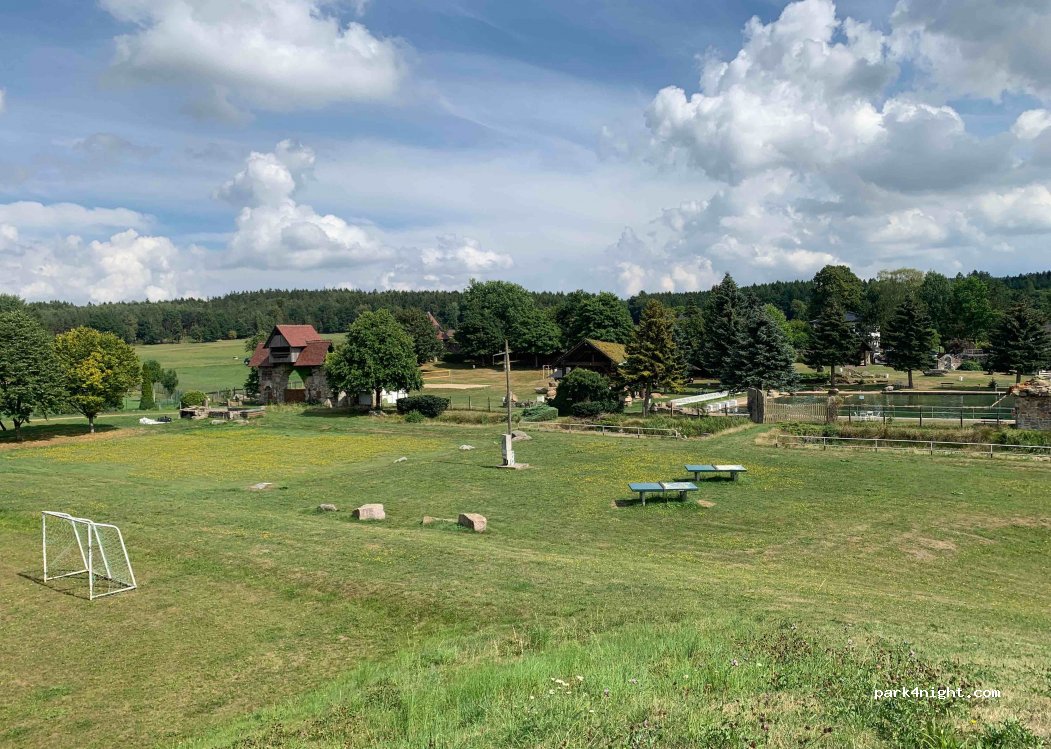 Stellplatz Freibad Wildenau — foto