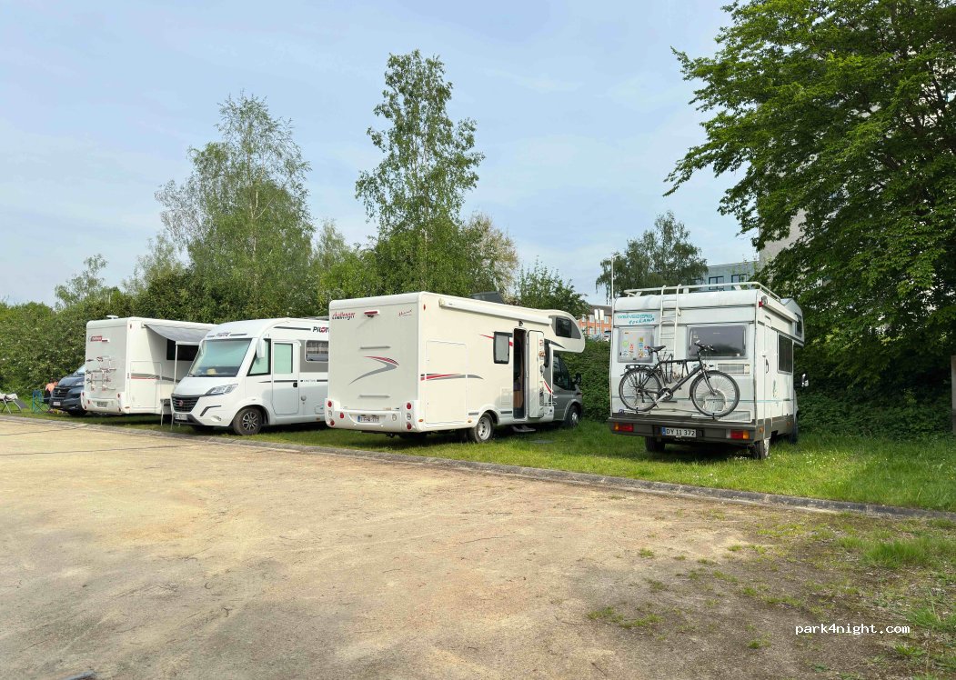 Aire de camping-car Chimay — foto 4