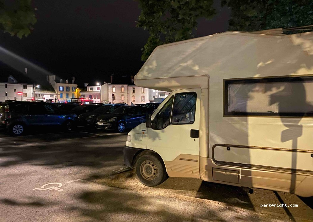 (56000) Vannes - 105 Place de la Libération — foto