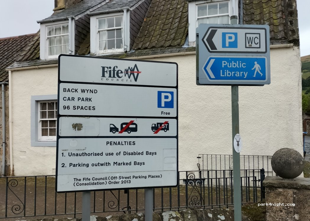 (KY15 7DA) Falkland - 2 East Port — foto