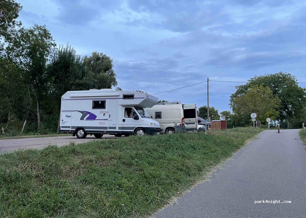 (58000) Sermoise-sur-Loire - Chemin de Halage — foto 2