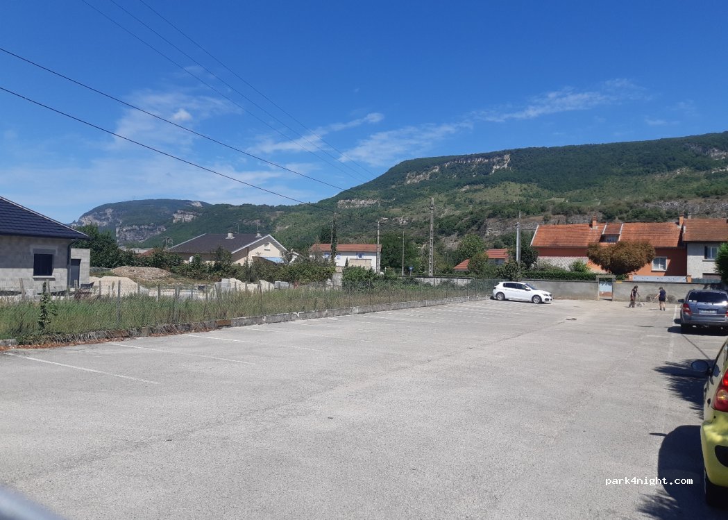 (01470) Briord - 73 Rue du Monument — foto