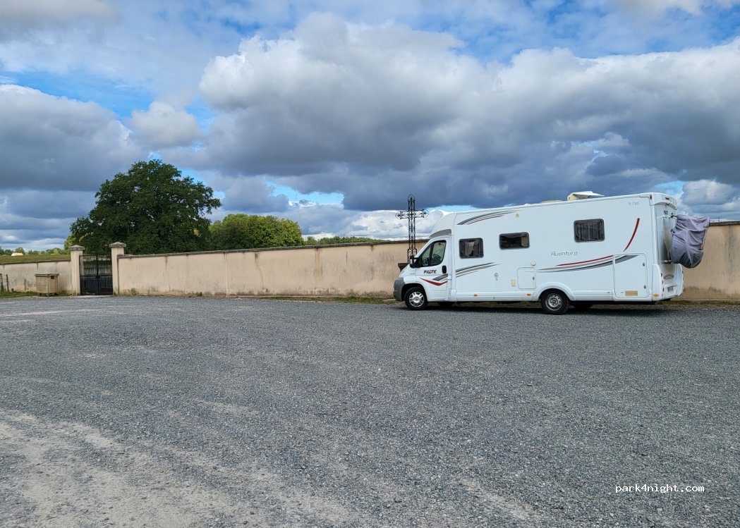 (03470) Saligny-sur-Roudon - Unnamed road — foto