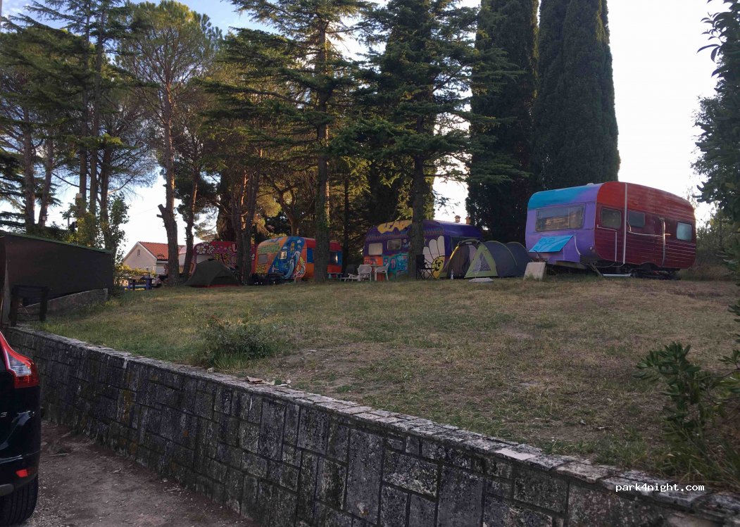 Hostel Trobenta in Oblak — foto