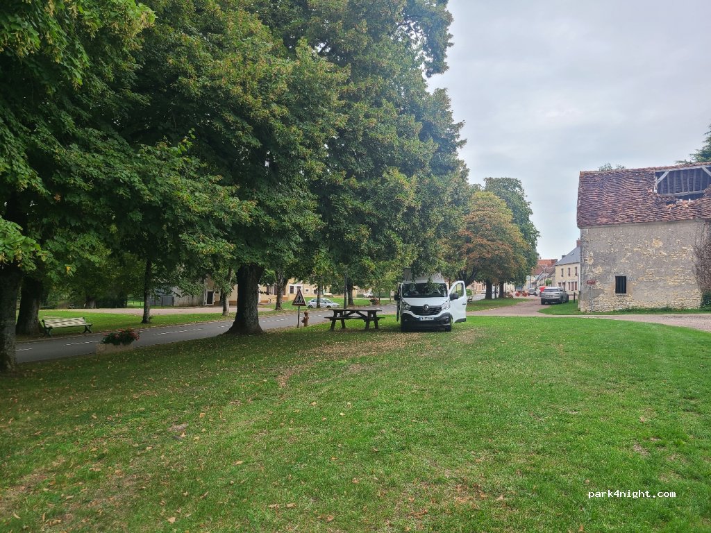 (58310) Bouhy - 17 Rue du Champ de Foire — foto 3