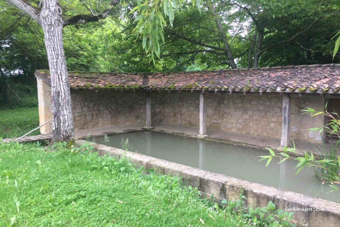 (32500) Castelnau-d'Arbieu - Couvent Saint-Antoine — foto 2