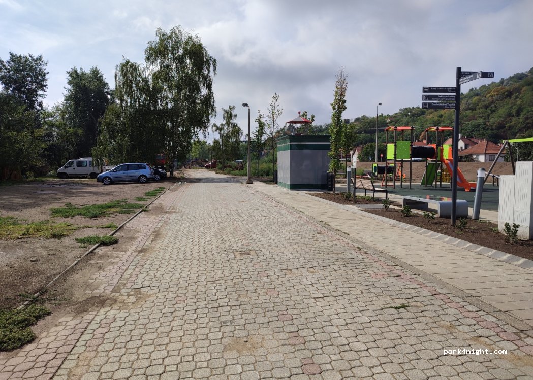 (3910) Tokaj - 2 Füzes Lakópark — foto