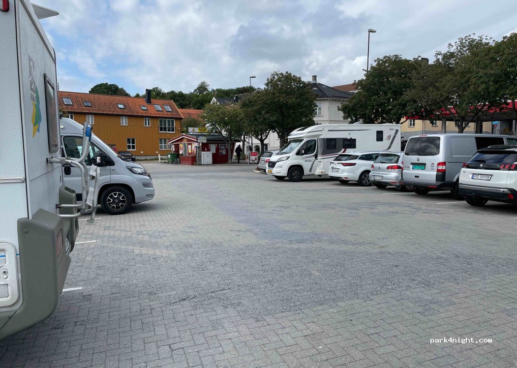 (4876) Grimstad - Unnamed road — foto