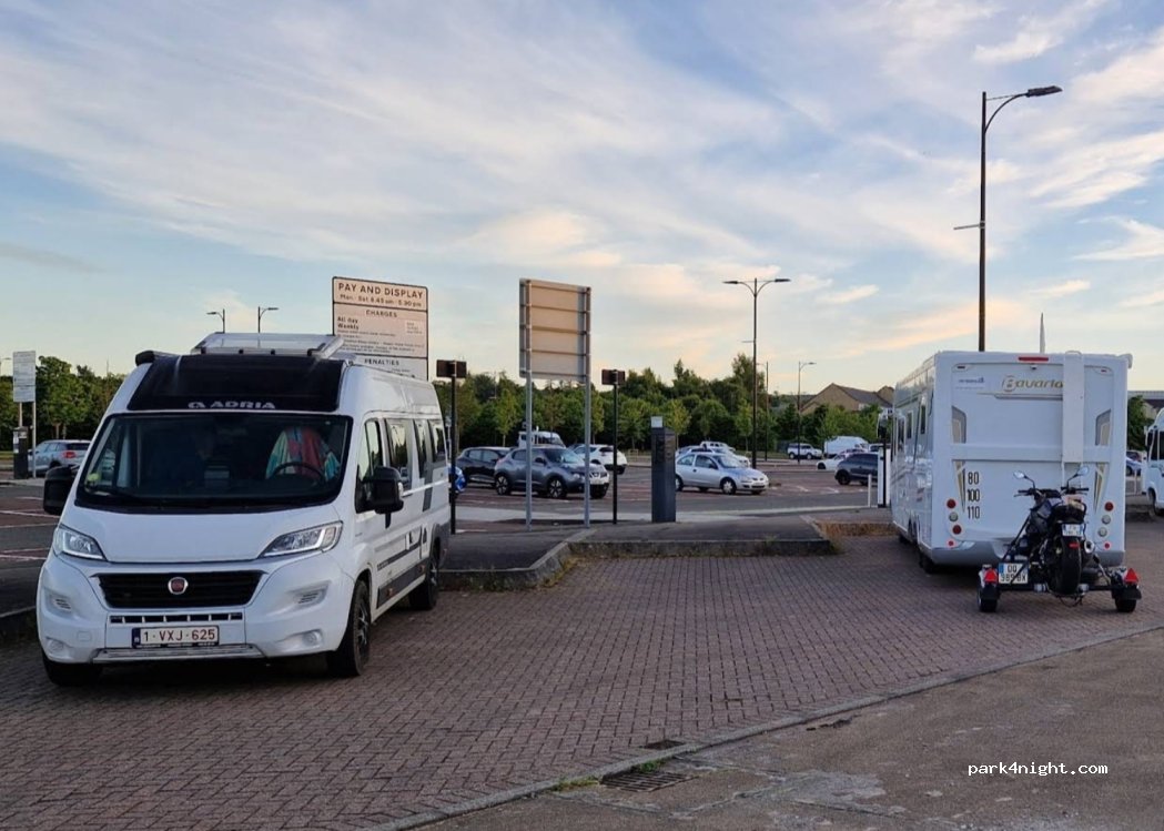 (FK8 1QZ) Stirling - Unnamed Road — foto