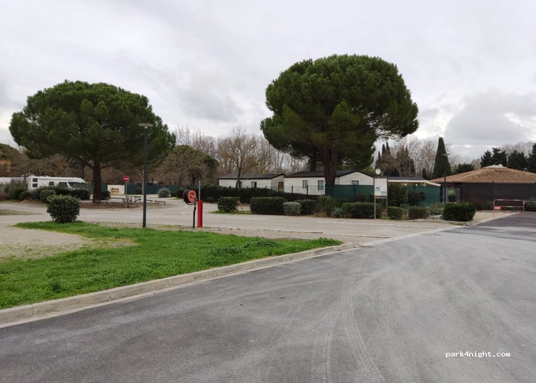Aire de camping-cars Carcassonne — foto 2