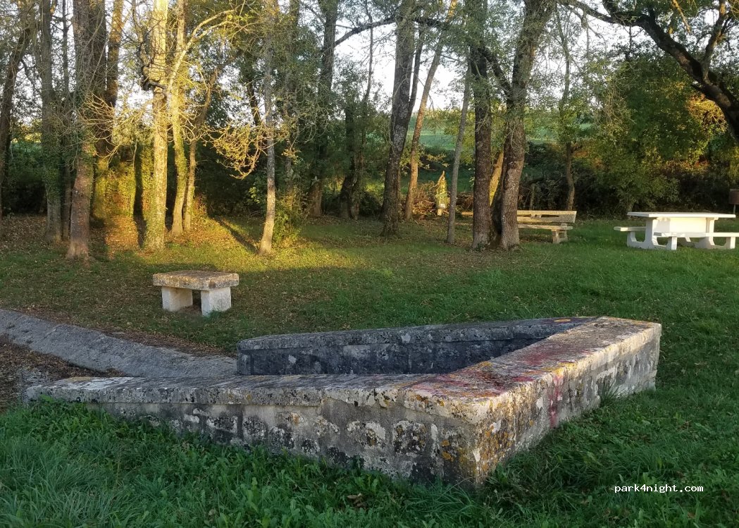 (16330) Saint-Amant-de-Boixe - — foto 4