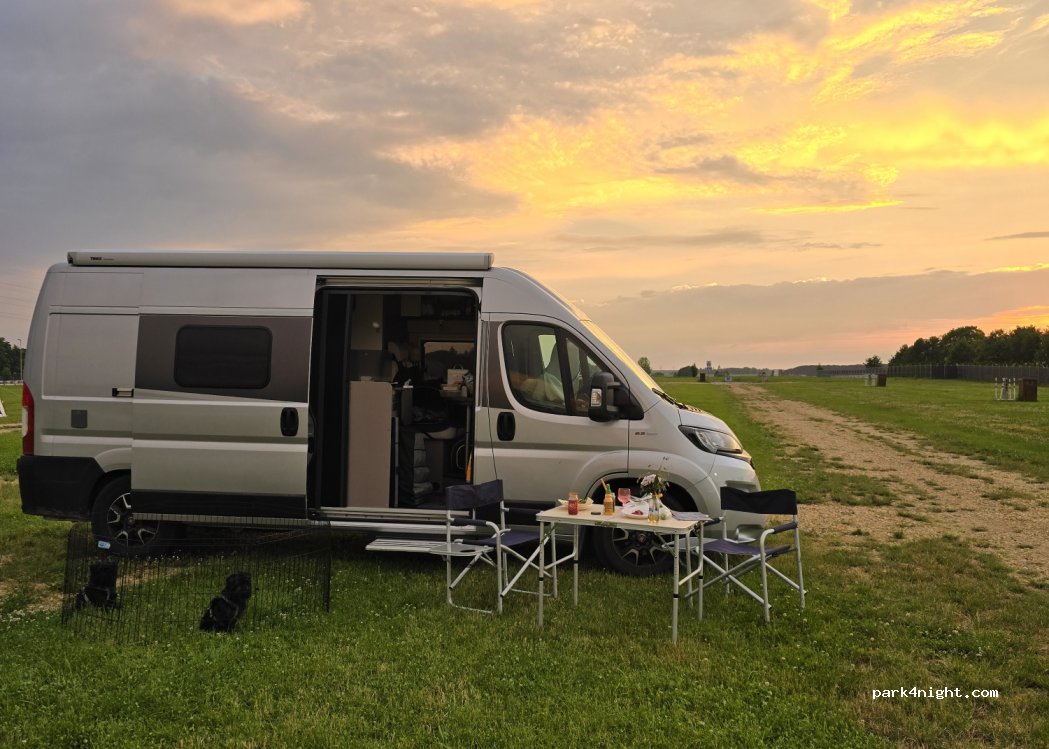 Pole namiotowe Energylandia — foto 4