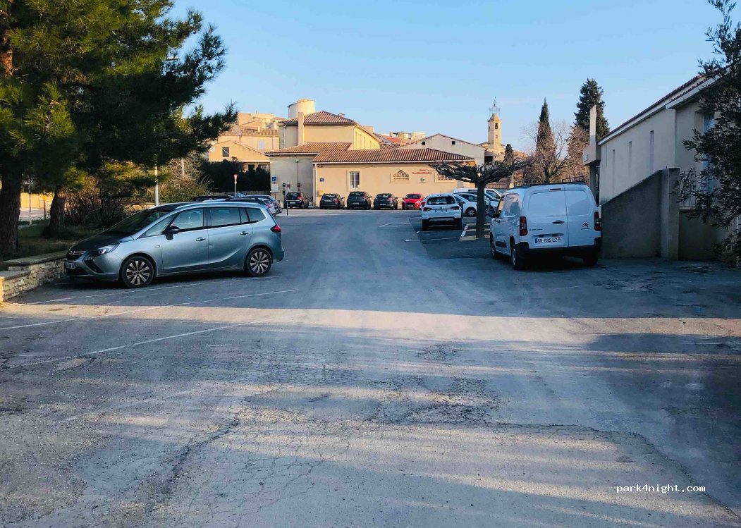 (30210) Fournes - Pl. de la Mairie — foto