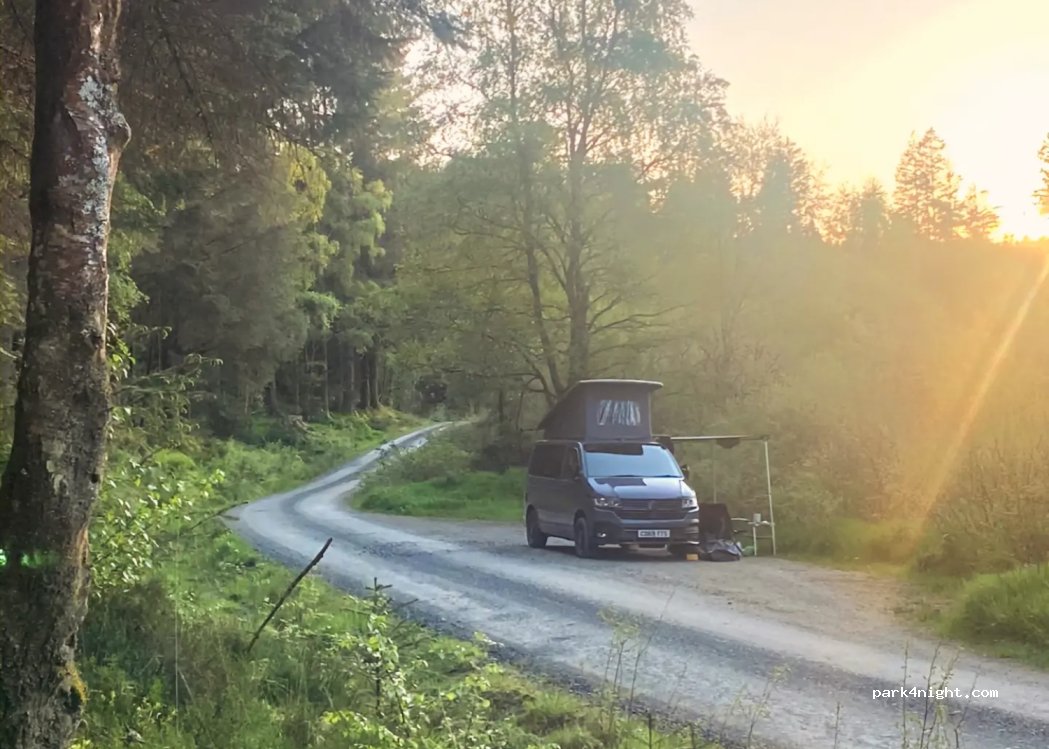 (RH18 5HF) Strathyre Forest - Unnamed Road — foto 2