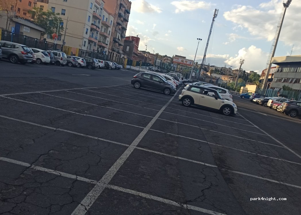 (95123) Catania - 90 Piazza Spedini Vincenzo — foto