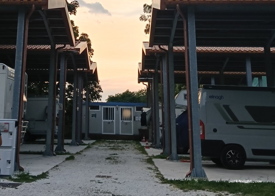 Base Camp 1070 — foto 2