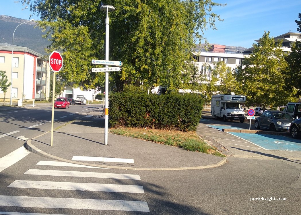 (01630) Saint-Genis-Pouilly - 241 Rue Jean Jacques Rousseau — foto 3