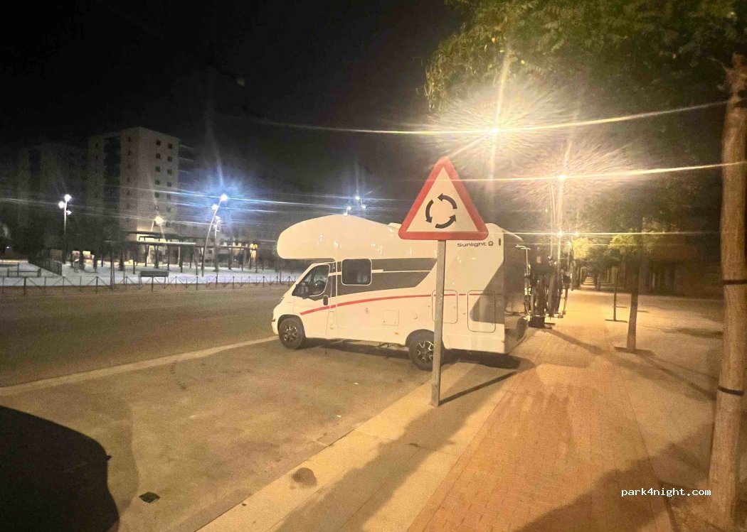 (41089) Dos Hermanas - 11 Avenida José Rodríguez de la Borbolla Camoyán — foto 3