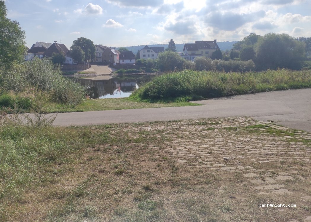 (37671) Höxter - 6 An der Fähre — foto 2