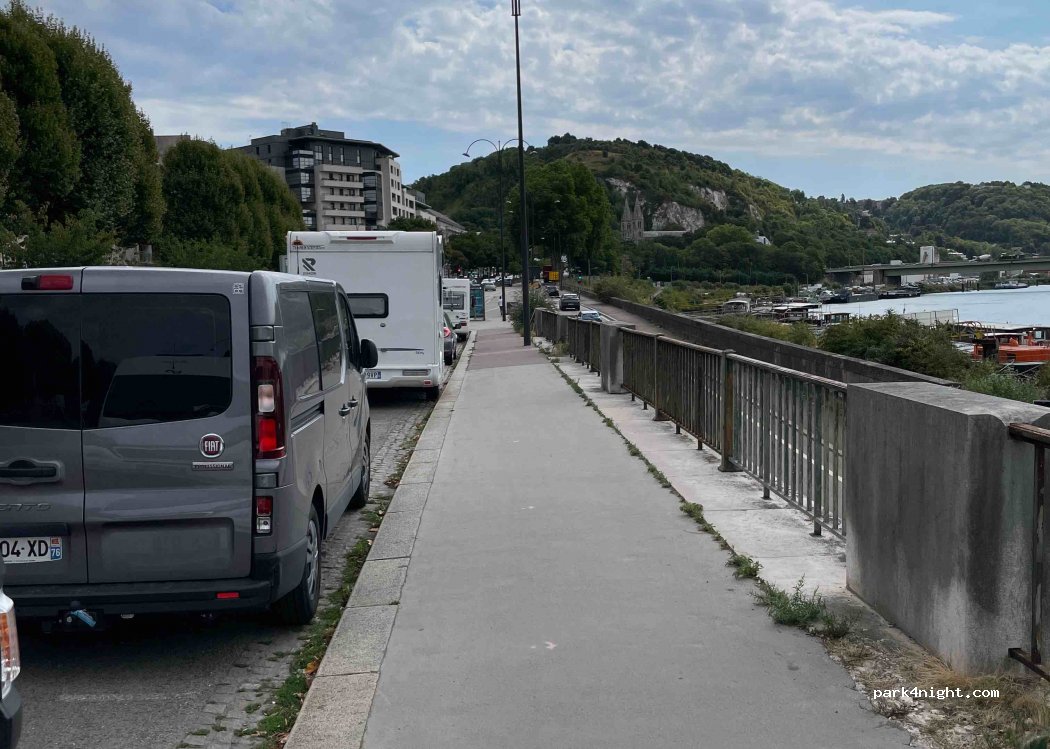 (76000) Rouen - 12 Quai de Paris — foto