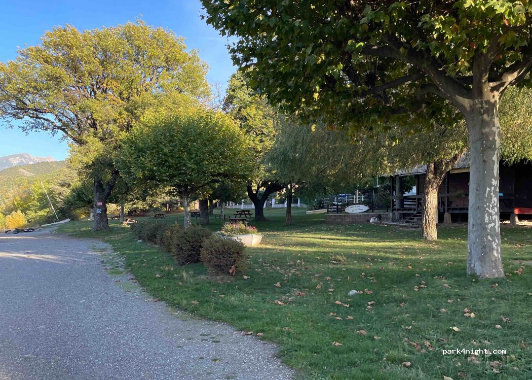 (05160) Savines-le-Lac - 8 Rue des Chardonnerets — foto 3