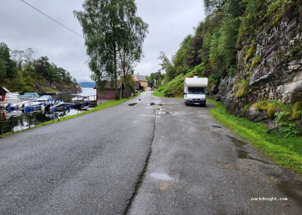 (5913) Eikangervåg - 237 Fyllingsnesvegen — foto