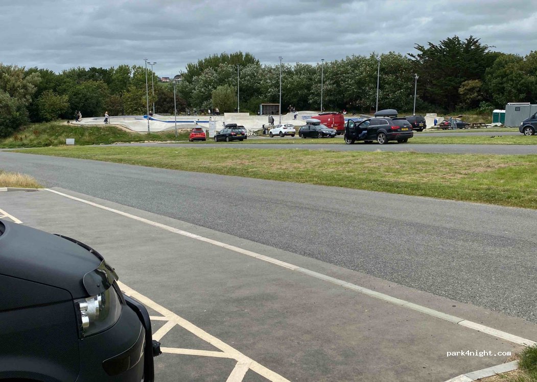 (TR7) Newquay - 76-78 Edgcumbe Avenue — foto 3