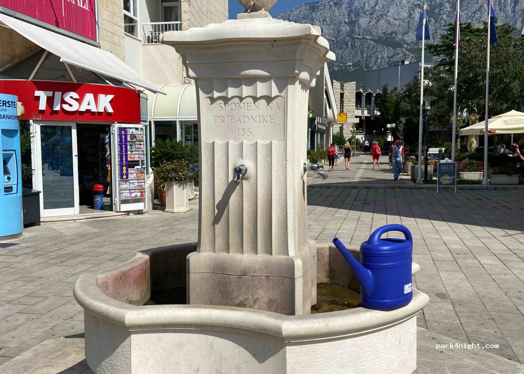 (21300) Makarska - 2 Jadranska ulica — foto