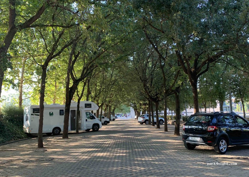 (17820) Banyoles - 19 Passeig de la Draga — foto 3