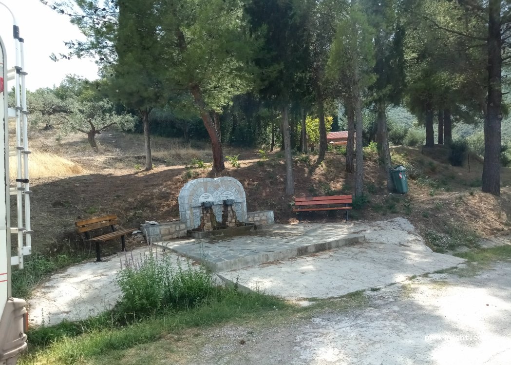 (320 01) Aliartos PETRA - — foto