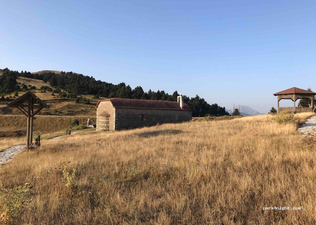 (WVGF+2J) Velouchi - Unnamed Road — foto